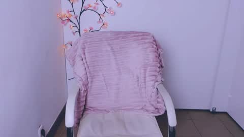 Mishelle online show from August 2026 05:48:02 PM