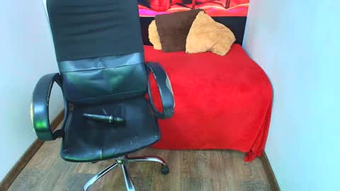 Mishka online show from January 2025 09:04:01 AM