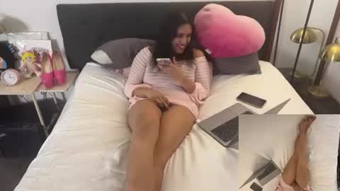 Snapshot of miskatfox chatting on July 2026 04:15:01 AM miskatfox online show from July 2026 04:15:01 AM