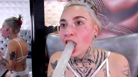 Snapshot of miss___angel chatting on February 2025 07:41:02 PM miss___angel online show from February 2025 07:41:02 PM