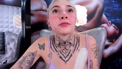 Snapshot of miss___angel chatting on February 2025 12:05:02 AM miss___angel online show from February 2025 12:05:02 AM