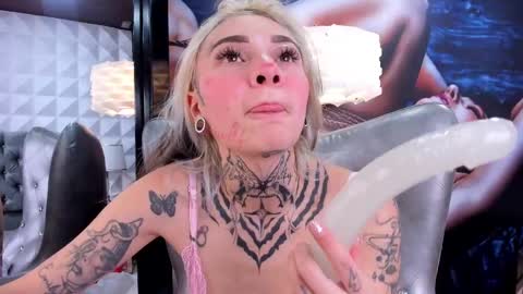 Snapshot of miss___angel chatting on February 2025 09:16:02 PM miss___angel online show from February 2025 09:16:02 PM