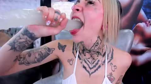 Snapshot of miss___angel chatting on February 2025 06:09:02 PM miss___angel online show from February 2025 06:09:02 PM