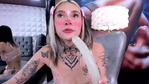 Snapshot of miss___angel chatting on March 2025 06:23:02 PM miss___angel online show from March 2025 06:23:02 PM