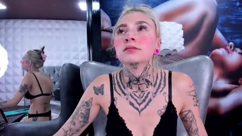 Snapshot of miss___angel chatting on March 2025 09:27:02 PM miss___angel online show from March 2025 09:27:02 PM