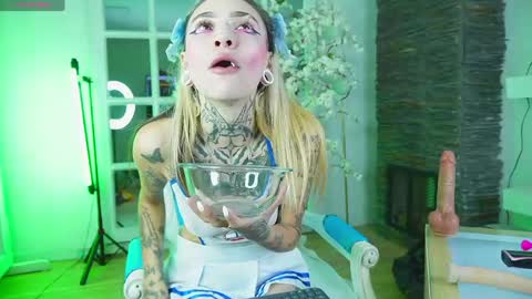 miss___angel online show from April 2026 11:01:01 AM