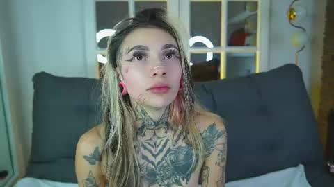 miss___angel online show from June 2026 11:03:02 AM