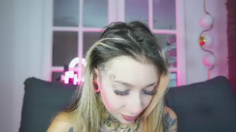 miss___angel online show from June 2026 11:02:01 AM