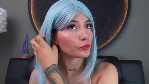 Charlotte online show from December 2025 06:16:01 PM