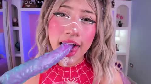 Megan online show from November 2025 12:38:01 PM