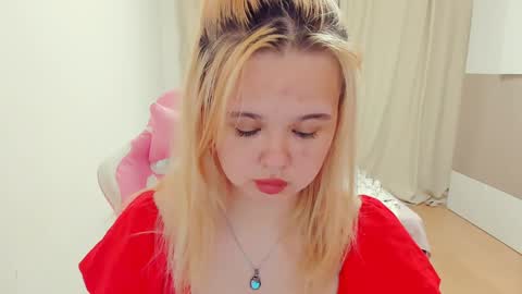 miss__selena online show from January 2025 04:24:01 PM