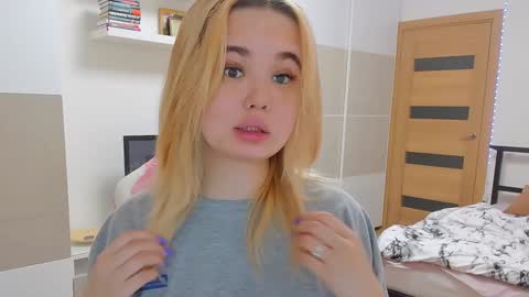 miss__selena online show from February 2025 07:07:01 PM