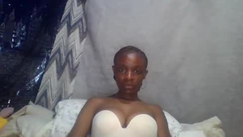 Snapshot of miss_belllo chatting on February 2025 07:40:02 AM miss_belllo online show from February 2025 07:40:02 AM