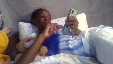 Snapshot of miss_belllo chatting on February 2025 06:05:02 PM miss_belllo online show from February 2025 06:05:02 PM