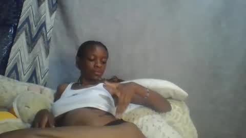 Snapshot of miss_belllo chatting on February 2025 06:40:02 AM miss_belllo online show from February 2025 06:40:02 AM
