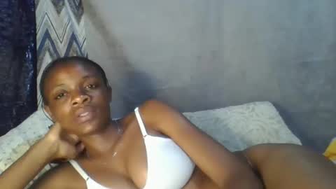 Snapshot of miss_belllo chatting on February 2025 05:49:02 AM miss_belllo online show from February 2025 05:49:02 AM