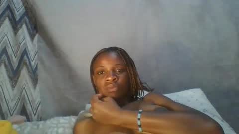 Snapshot of miss_belllo chatting on February 2025 09:21:01 AM miss_belllo online show from February 2025 09:21:01 AM