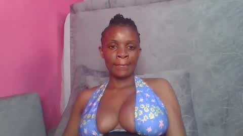Snapshot of miss_belllo chatting on September 2025 05:09:02 AM miss_belllo online show from September 2025 05:09:02 AM