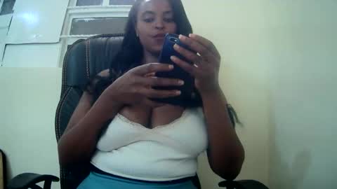 Snapshot of miss_blorps chatting on April 2026 06:18:02 AM spicey online show from April 2026 06:18:02 AM