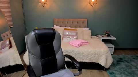 Cataleya online show from December 2025 12:01:02 PM