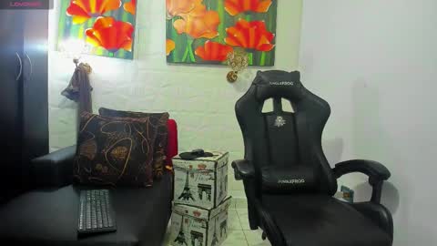 Snapshot of miss_clarepocahose chatting on February 2026 01:20:02 AM Clare PocaHose online show from February 2026 01:20:02 AM