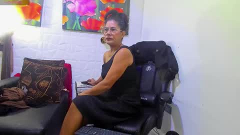 Snapshot of miss_clarepocahose chatting on February 2026 02:04:01 AM Clare PocaHose online show from February 2026 02:04:01 AM