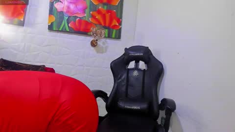 Snapshot of miss_clarepocahose chatting on February 2026 02:18:02 AM Clare PocaHose online show from February 2026 02:18:02 AM