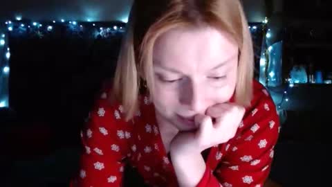 Elis online show from December 2024 07:06:01 PM