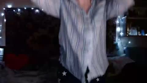 Elis online show from February 2025 03:36:02 PM