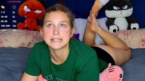 Snapshot of miss_emily_miller chatting on July 2026 06:20:01 PM Emily online show from July 2026 06:20:01 PM