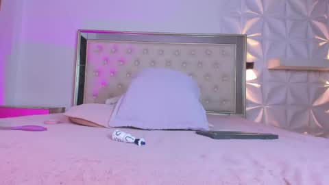 miss_emilystar online show from June 2026 12:32:02 AM