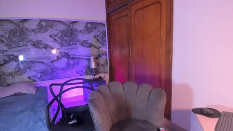 miss_emilystar online show from June 2026 12:09:02 PM