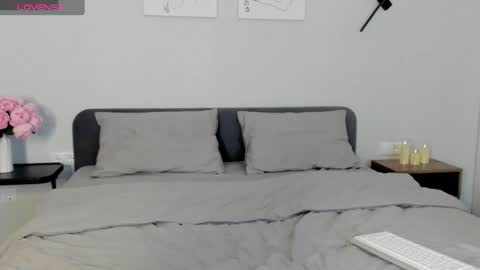 Snapshot of miss_emilyy chatting on February 2026 06:37:01 AM Emily online show from February 2026 06:37:01 AM