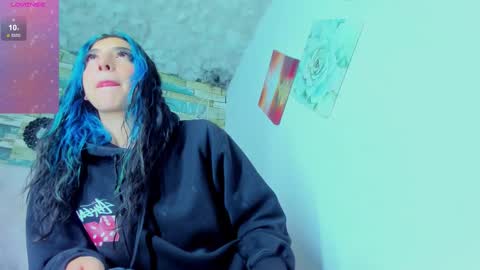 miss_evans_ online show from October 2025 03:37:02 AM