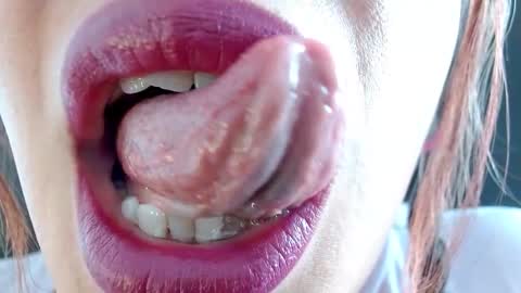 Miss Evoleth online show from September 2025 03:11:01 PM