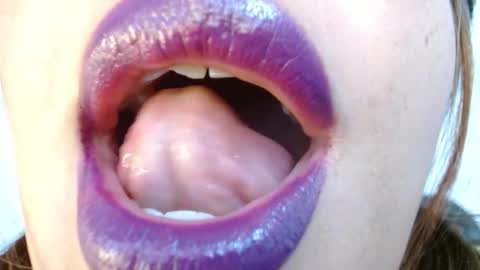 Miss Evoleth online show from November 2025 02:38:02 PM