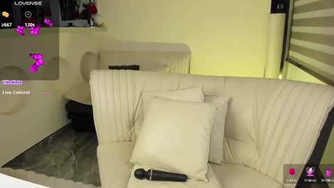 Snapshot of miss_ginebra_1 chatting on February 2025 01:43:02 AM insta online show from February 2025 01:43:02 AM