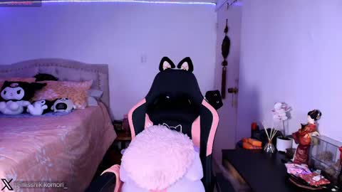 Snapshot of miss_hikikomori chatting on May 2026 08:20:02 AM Asami online show from May 2026 08:20:02 AM