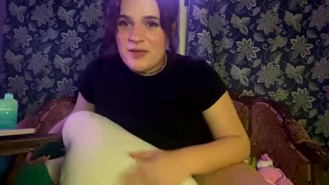 miss_honeypotpie online show from February 2026 06:40:02 AM