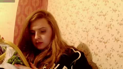 Miss Iriss online show from April 2026 07:00:02 PM
