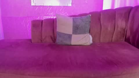 Isabella online show from October 2025 12:42:02 AM