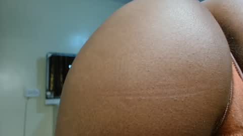 Snapshot of miss_kiarrafit chatting on December 2024 09:51:01 AM Miss Kiarrafit online show from December 2024 09:51:01 AM