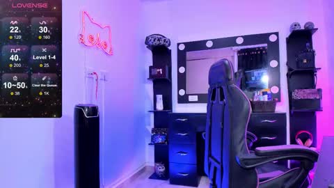 Snapshot of miss_kittyn chatting on October 2025 12:22:01 AM Miss Kittyn online show from October 2025 12:22:01 AM