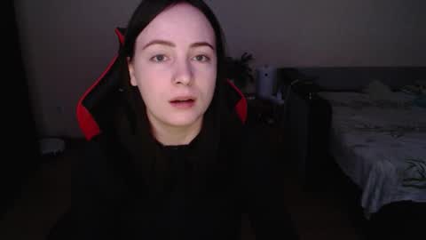 miss_laralynne online show from November 2025 06:42:02 PM