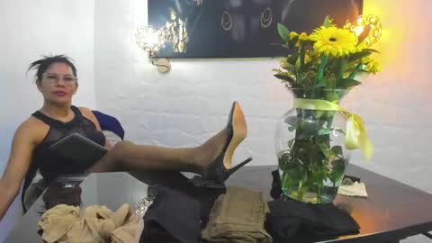 lucero online show from February 2025 03:40:01 AM