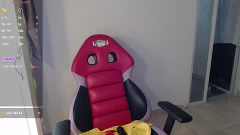 ly independent model online show from October 2025 07:10:02 PM