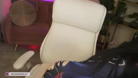 Alejandra online show from November 2025 10:56:01 PM