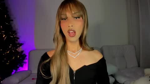 Goddess Myers  thumb up is important for me kisses  online show from December 2024 12:12:01 AM