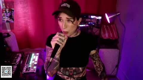 Raven online show from December 2025 08:14:01 PM