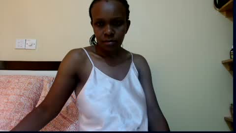 Snapshot of miss_reina21 chatting on July 2026 12:42:02 PM Reina online show from July 2026 12:42:02 PM